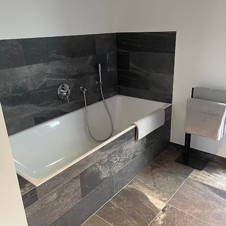 Basalt Am Lehnitzsee