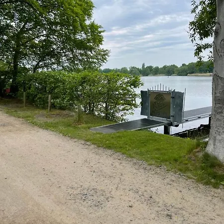 Basalt Am Lehnitzsee Apartment *