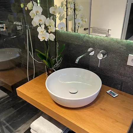 Basalt Am Lehnitzsee Apartment *